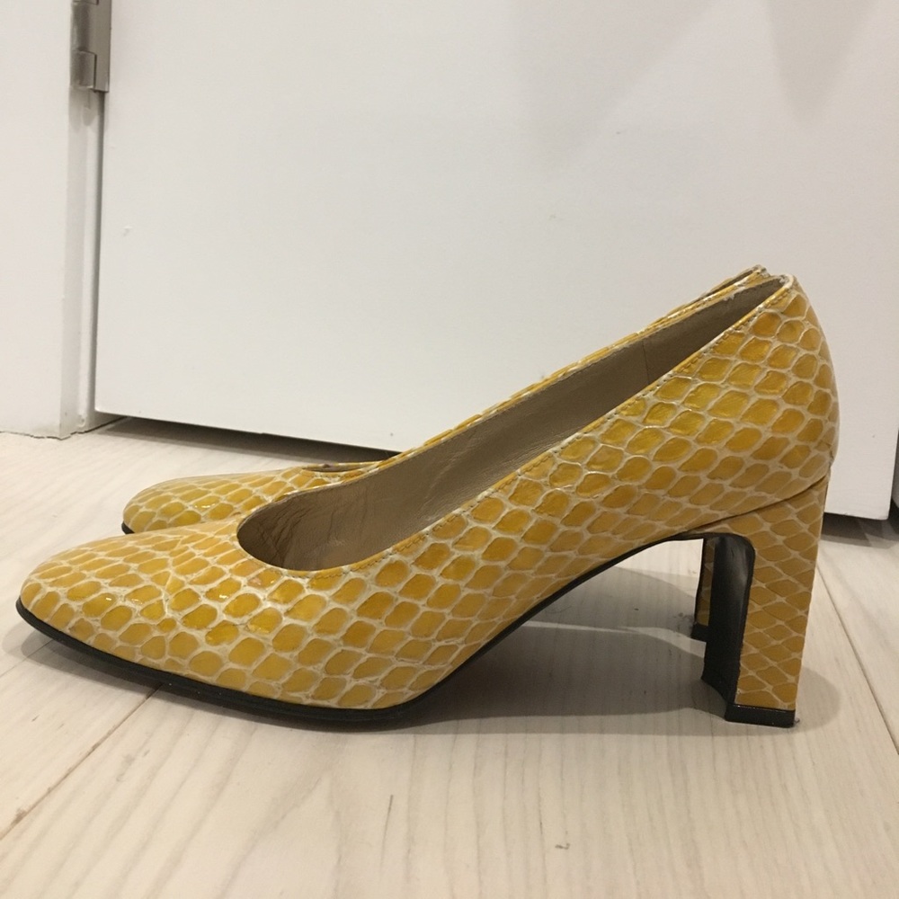 Stuart Weitzman Mustard Pumps